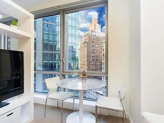 5th image of 160 Madison Ave APT 18F