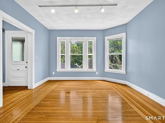 4th image of 172 Ellsworth Ave #1