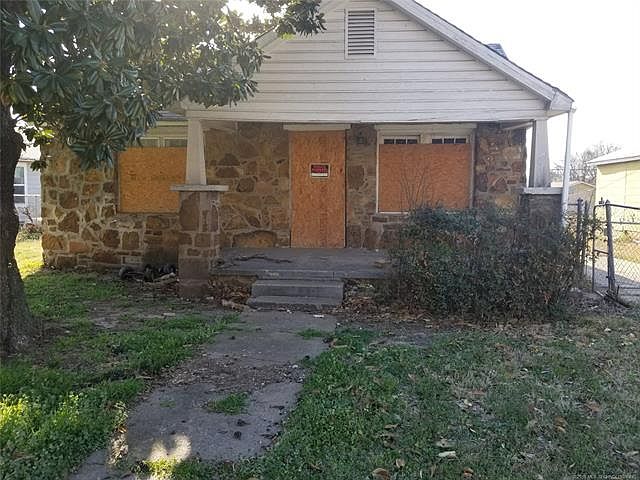 1st image of 1814 N Quincy Ave
