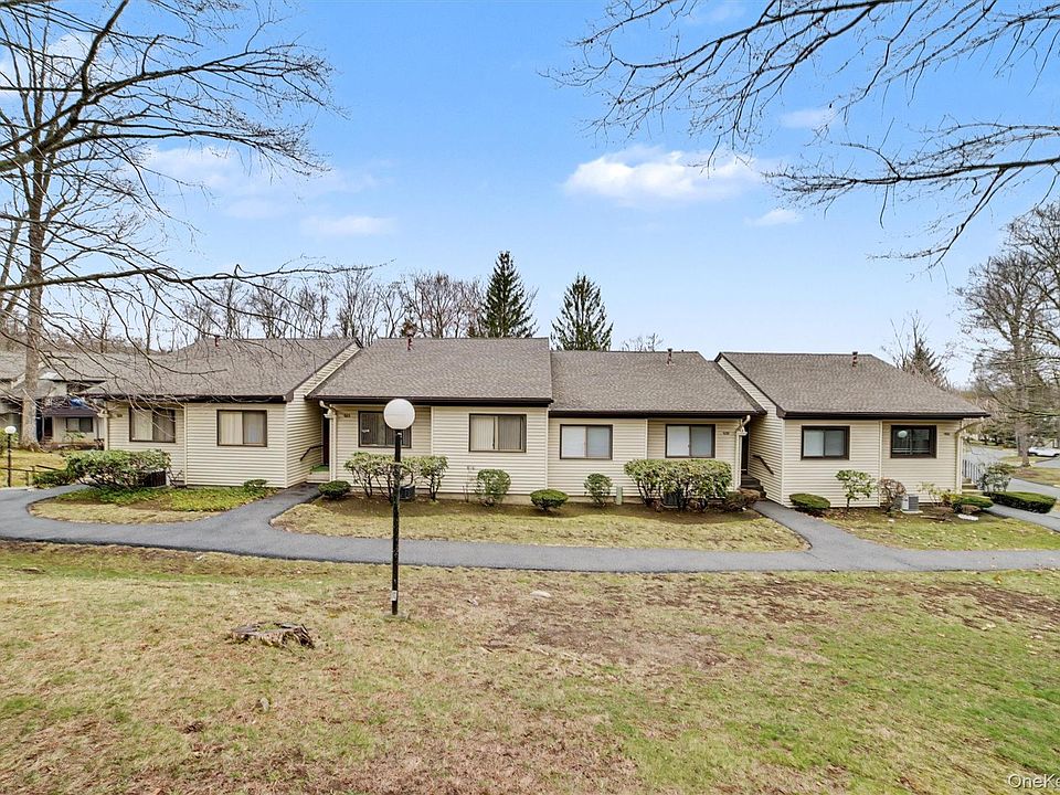 1st image of 129 Columbia Court #D