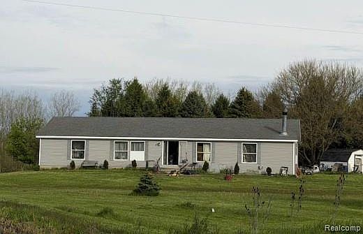 1st image of 118 N Ray Quincy Rd