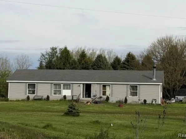 118 N Ray Quincy Rd, Quincy, MI 49082