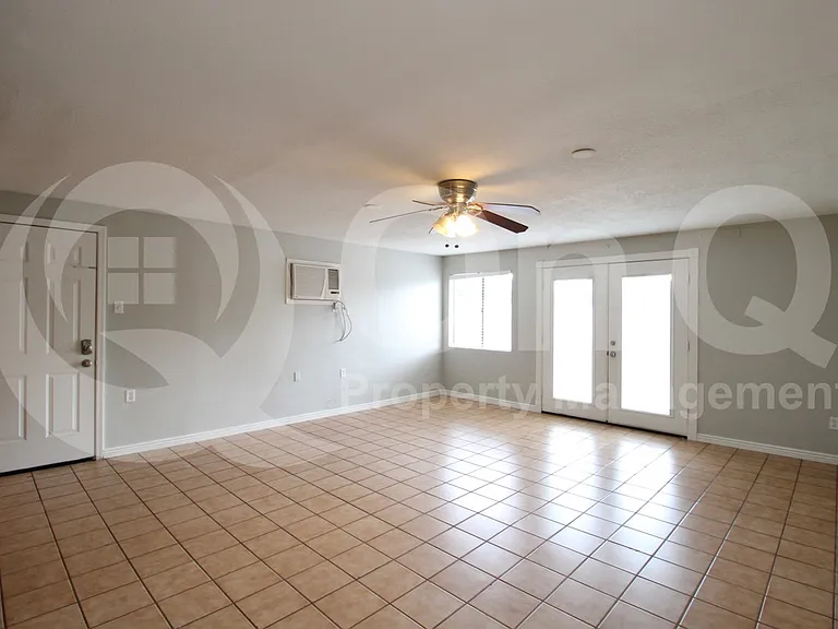2522 E Don Carlos Ave — Photo 19