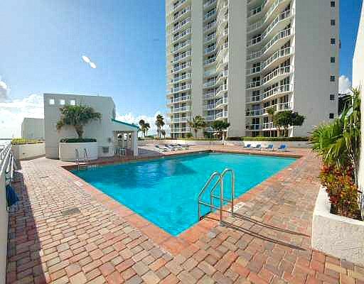 4th image of 16425 Collins Ave APT 416