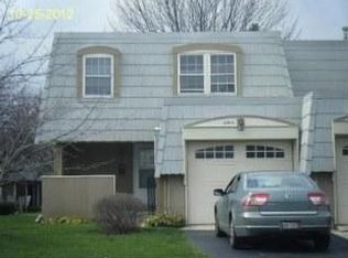 680 Versailles Cir UNIT H, Elk Grove Village, IL 60007