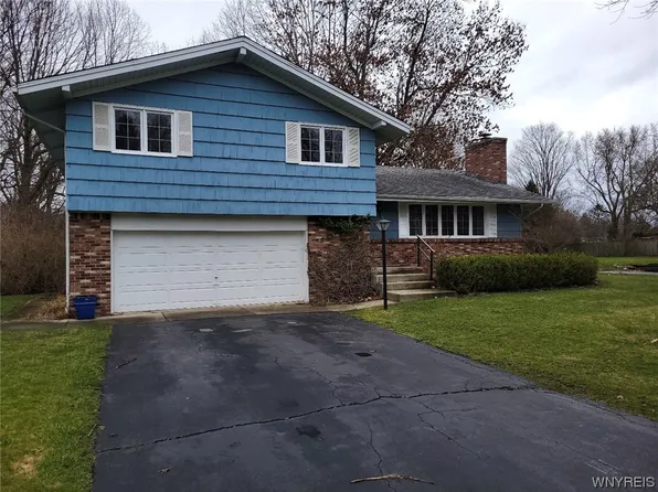 8644 Rebecca Dr, Williamsville, NY 14221