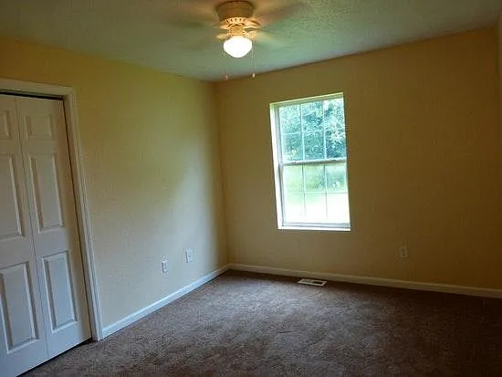 450 Christian Ave — Photo 3