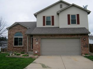 866 Queensgate Dr, Greenwood, IN 46143