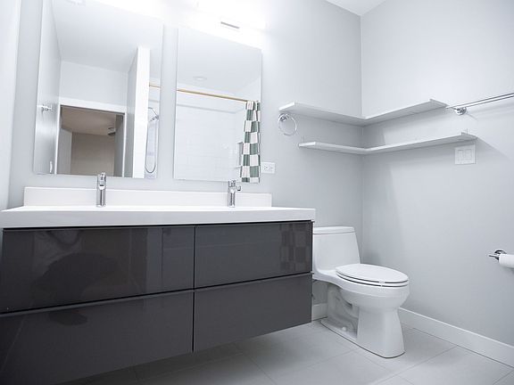 3rd image of 1028 N California Ave #2ES