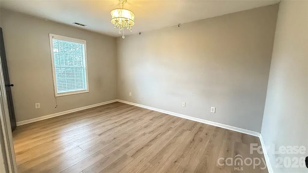 3 bed, 1569 sqft, $2,200 — Photo 3