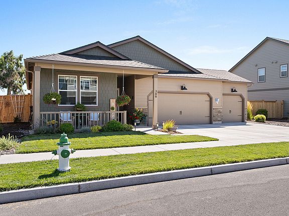2nd image of 388 SE Stetson Ct