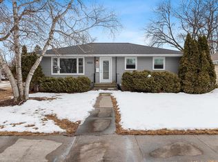 1698 Juniper Dr, Green Bay, WI 54302