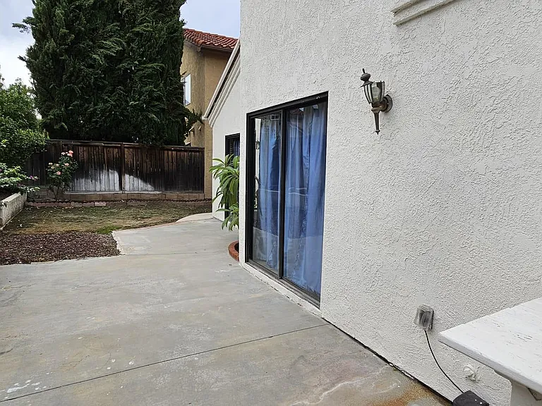 26032 Dundee Dr — Photo 8