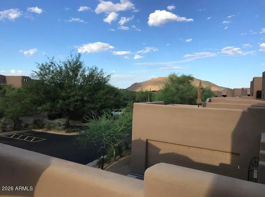 2 bed, 2.5 bath, 2100 sqft, $5,500 — Photo 3