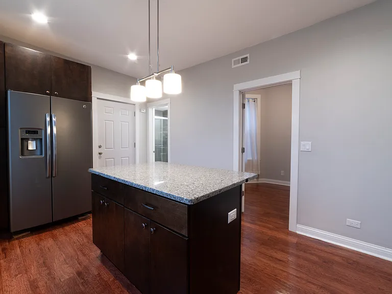 3429 S Union Ave #3R — Photo 6