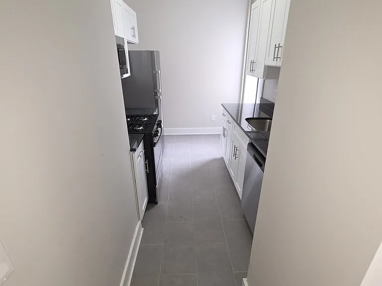 82 Lexington Ave #3 — Photo 2