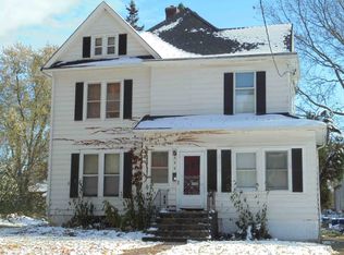 320 N 2nd St, Dekalb, IL 60115