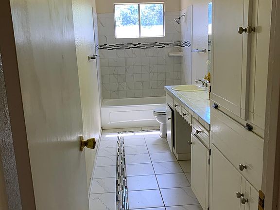 3rd image of 254 Glenna Dr