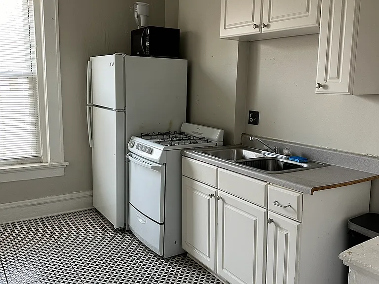 362 W 1st Ave #B — Photo 7