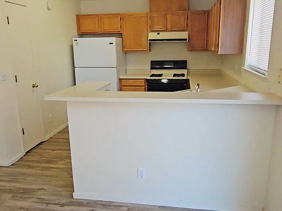 4th image of 1656 Marinette Ct