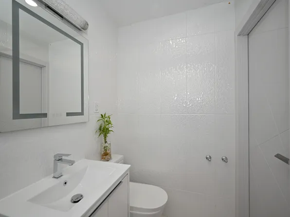 100-25 Queens Boulevard image 15 of 17