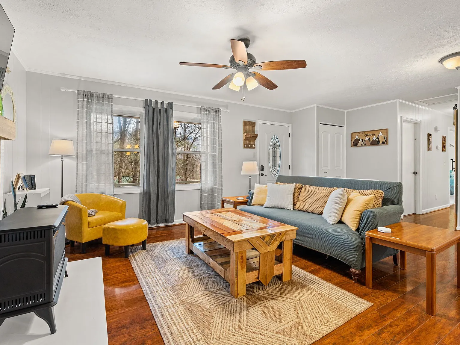 224 Rock Haven Ln — Photo 4