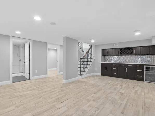 54 Lawton Avenue image 11 of 26