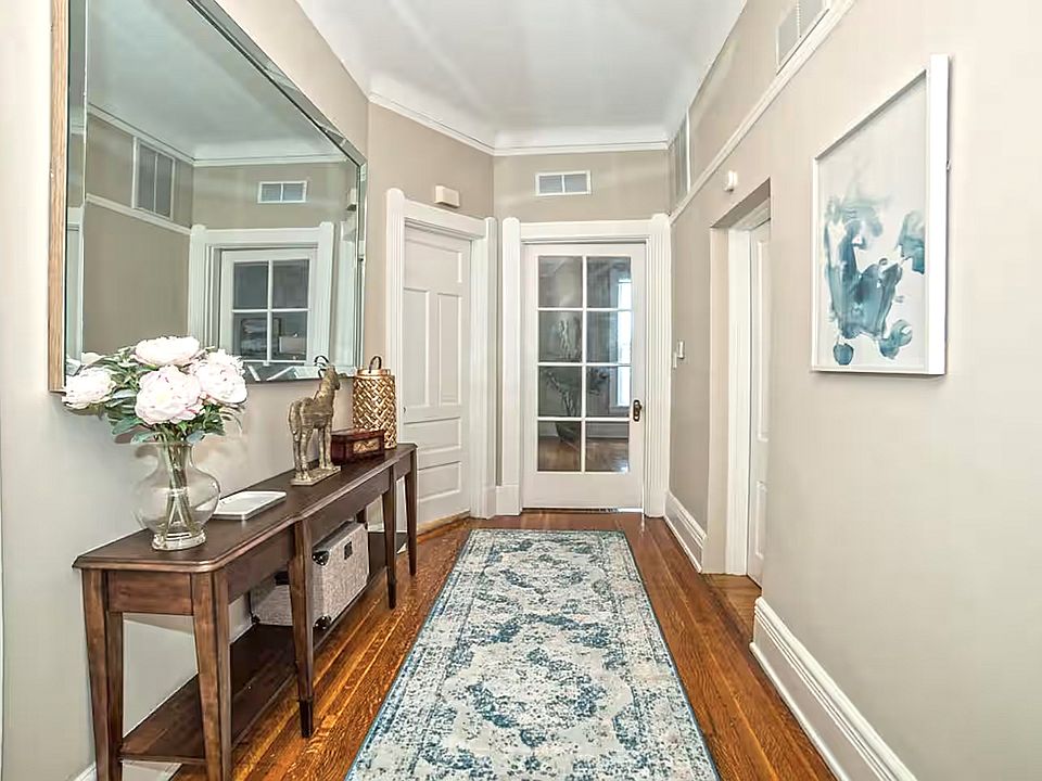 Beautiful foyer leads to bedrooms, bath,kitchen and living room.