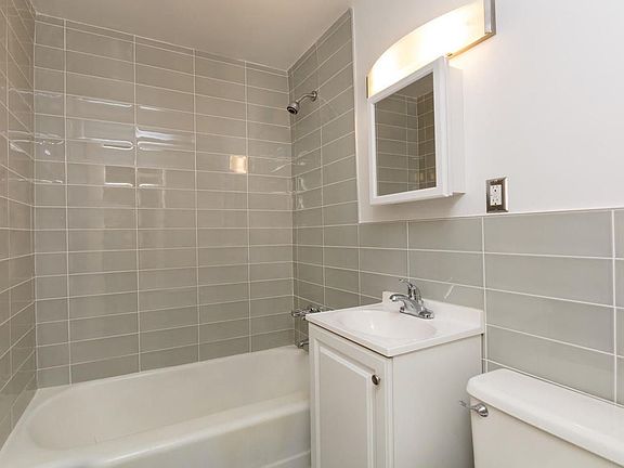 2nd image of 3520 Tryon Ave APT 203