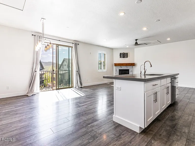 3359 Quarry Springs Dr — Photo 4