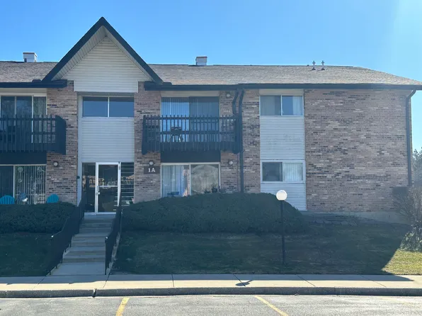 1A Kingery Quarter APT 103, Willowbrook, IL 60527