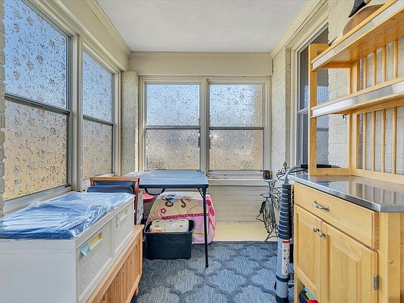 3rd image of 841 Bedford Rd