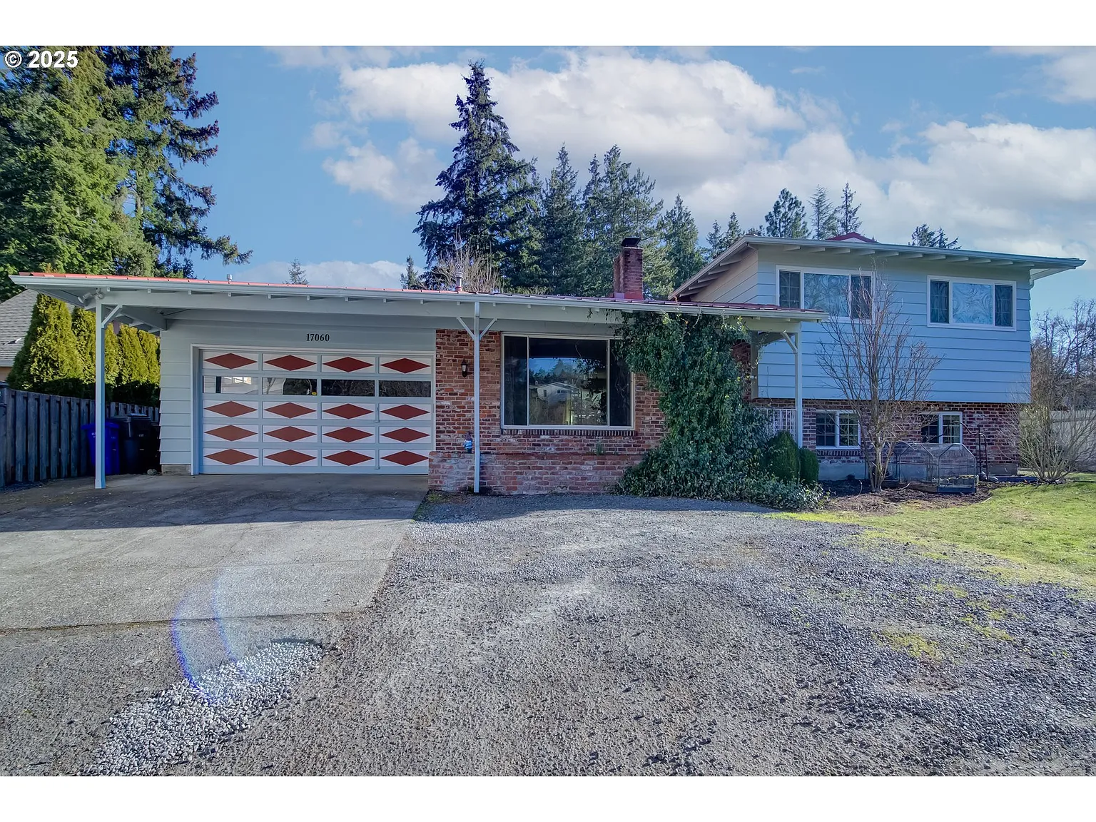 17060 Webster Rd photo 1