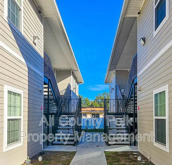 915 Ariana Apartment Community — Photo 8