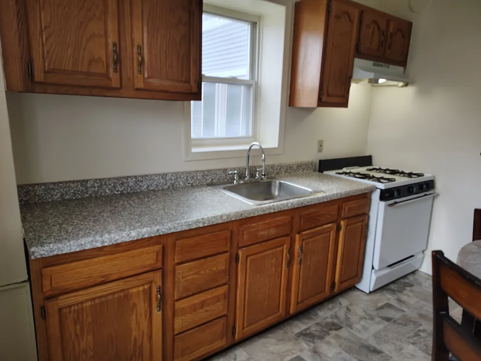 643 Clinton Ave #2