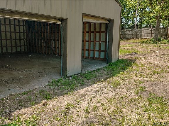 5th image of 17880 Old Rd W