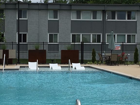 3rd image of 1900 Richard Jones Rd APT W1