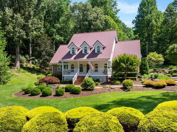 100 Shady Oaks Dr, Franklin, NC 28734