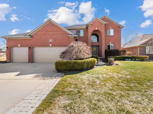 21736 Pine Cone Dr, Macomb, MI 48042