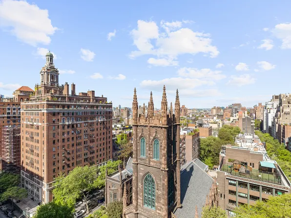 51 5th Avenue image 1 of 12