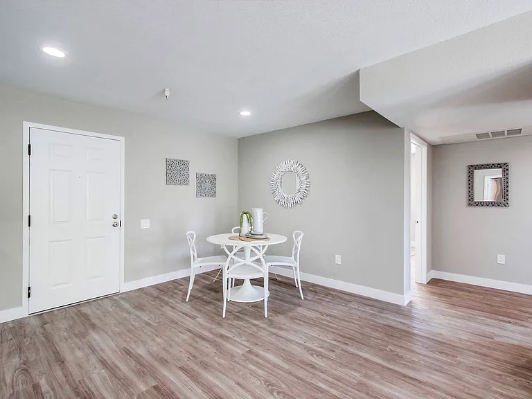 Eugene Eddy | Newly Renovated Apartment Homes — Photo 20