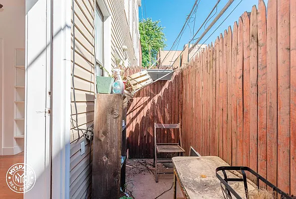 Rented by MySpaceNYC | media 44