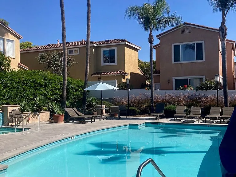 162 Las Flores — Photo 23