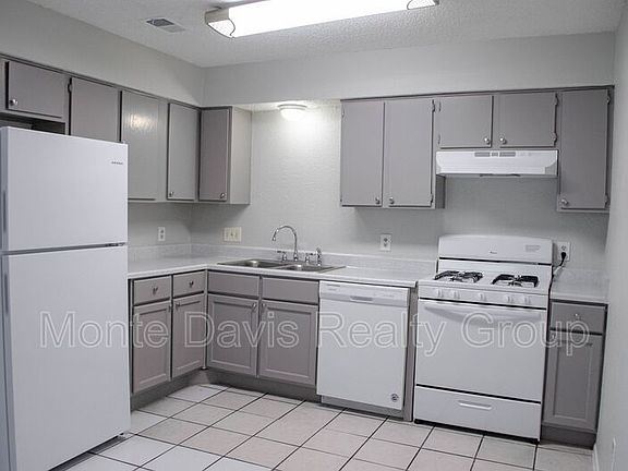 2nd image of 1201 Southport Dr APT A