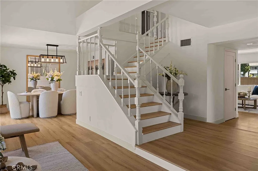 4 bed, 2.5 bath, 2155 sqft, $5,800 — Photo 3