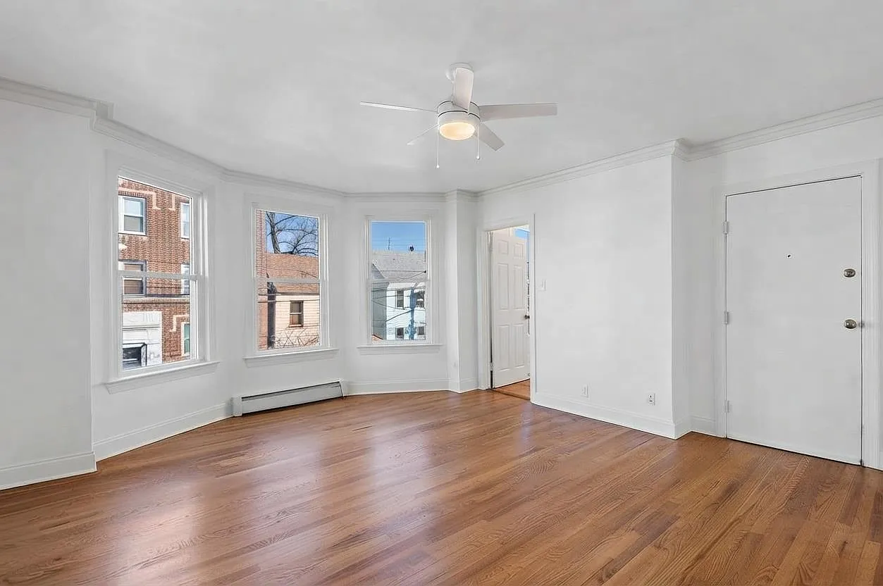 1 bed, 1.0 bath, $2,500 — Photo 3