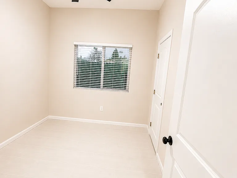 917 E Pine St — Photo 10