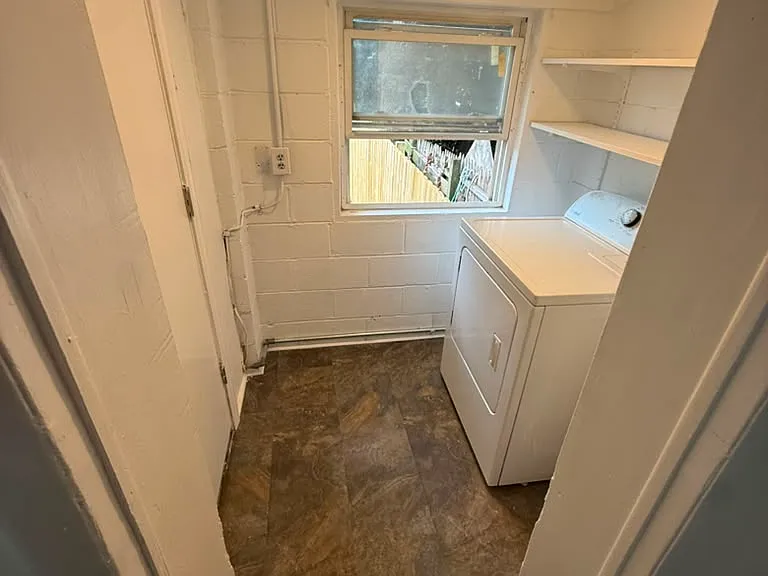 2402 Carter St — Photo 12