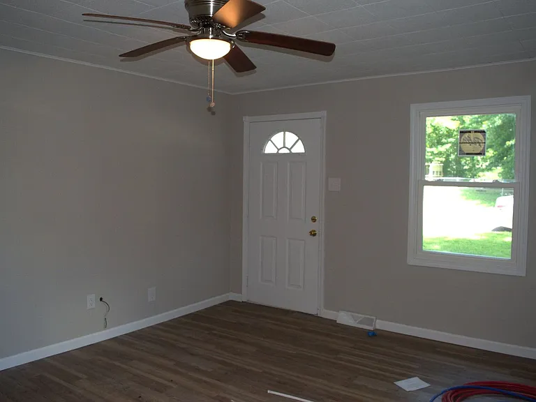 308 Benton St — Photo 5