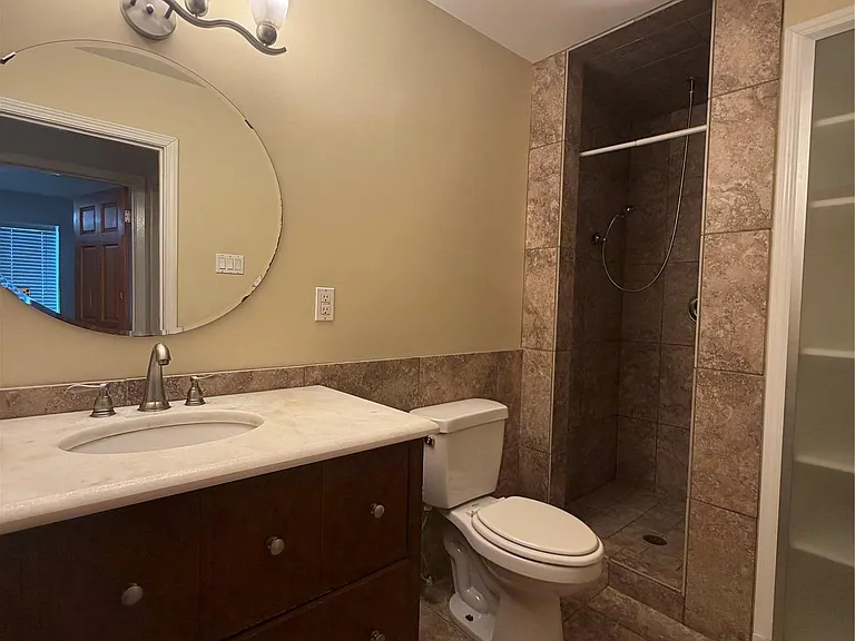 2303 Barton Village Cir #101 — Photo 9